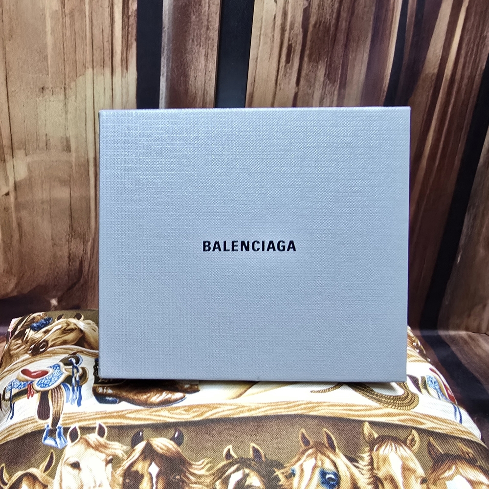 Balenciaga Black and Reflective Logo Wallet - NWT - FULL INCLUSION - Picture 2 of 11